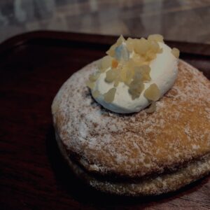 ドーナツ,菓子パン,おやつ,パン,チョコレート,カスタードクリーム,