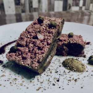パテドカンパーニュ,フランス料理,田舎料理,パテ,レバー料理,赤ワインソース,ケッパー,カンポットペッパー,