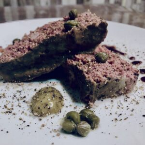 パテドカンパーニュ,フランス料理,田舎料理,パテ,レバー料理,赤ワインソース,ケッパー,カンポットペッパー,