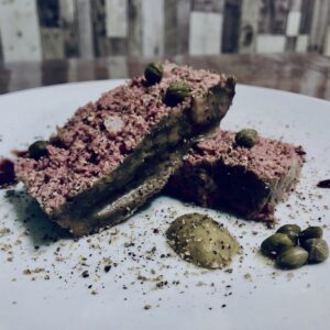 パテドカンパーニュ,フランス料理,田舎料理,パテ,レバー料理,赤ワインソース,ケッパー,カンポットペッパー,