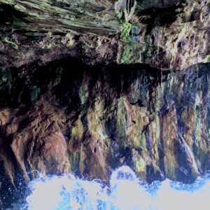 吉野熊野国立公園,三段壁,磯,岩場,海,パワースポット,南紀白浜,和歌山観光地,古跡,洞窟,